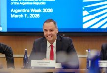 Adorni agradeció el respaldo del Gobierno y se refirió a su trabajo en EEUU: “La palabra no debió ser deslomarse”