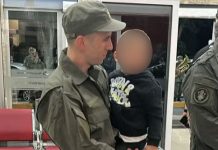 Así fue el encuentro del gendarme Nahuel Gallo con su hijo tras su llegada al país