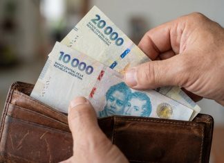 Aumento salarial para los empleados públicos: de cuánto será y cuándo pagarán una nueva suma fija