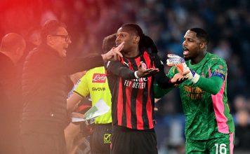 Empujó al técnico porque lo reemplazó e hizo un escándalo en el banco: la llamativa secuencia en la derrota del Milan