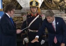 Javier Milei le tomó juramento a Juan Bautista Mahiques en el Salón Blanco de Casa Rosada
