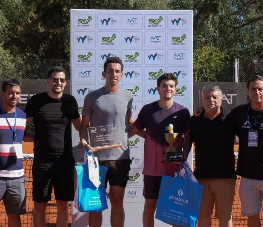 Juan Estévez celebró el título en el M15 de La Plata