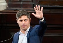 Kicillof le dio el puntapié a su discurso federal con una apertura de sesiones en la que no pudo esquivar la interna del PJ