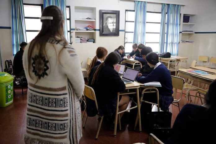 La Ciudad implementa Gemini en las escuelas estatales de Nivel Primario