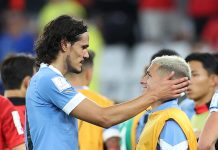 La encendida defensa de un ex compañero de Cavani ante las críticas que recibe en Boca Juniors: “Me recontra duele”