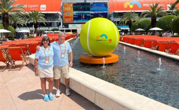 La pareja de argentinos que convirtió al Miami Open en un ritual de vida: viajan como voluntarios desde hace más de 20 años