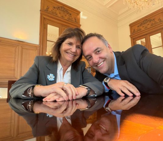 Manuel Adorni se muestra activo tras su reaparición: recibió a Bullrich y Mahiques y espera por Santilli y Pettovello