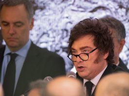 Milei sostiene a Adorni, busca retomar el control de la agenda política y enfrenta la ofensiva de la oposición