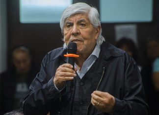 Pese a sus amenazas, Hugo Moyano firmó la paritaria de Camioneros dentro de la pauta salarial del Gobierno