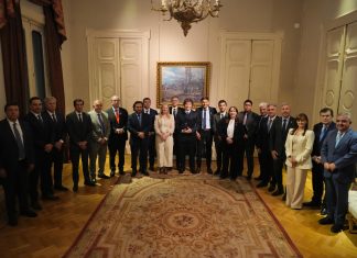 “Prendemos velas”: con las cuentas en rojo, algunos gobernadores coquetean con un pacto fiscal, pero el Gobierno les pide que bajen impuestos