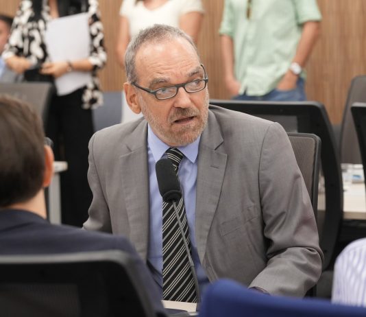 Tras la aprobación del Senado, oficializaron la designación de Fernando Iglesias como embajador de la Cancillería