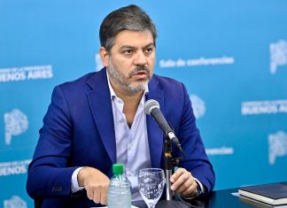 Carlos Bianco: “Que el Gobierno pague los subsidios al transporte o fije un precio del combustible que puedan afrontar las empresas”