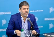 Carlos Bianco volverá mañana al país luego de su operación en Barcelona