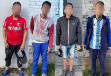 El impresionante arsenal de armas blancas en medio de una ranchada en Parque Chacabuco: hay 4 detenidos