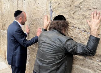El presidente Milei visita Israel: estuvo en el Muro de los Lamentos y se reunirá con Benjamin Netanyahu