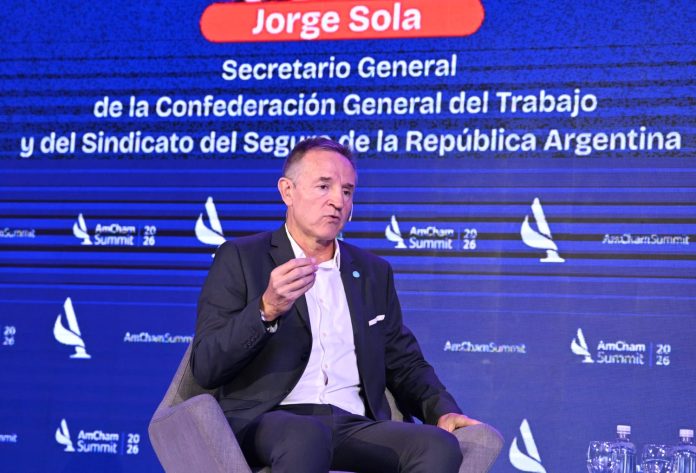 El secretario general de la CGT apuntó contra el plan económico y la falta de empleo