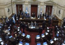 El Senado debate sobre los ascensos de jefes militares y la designación de Crexell como embajadora
