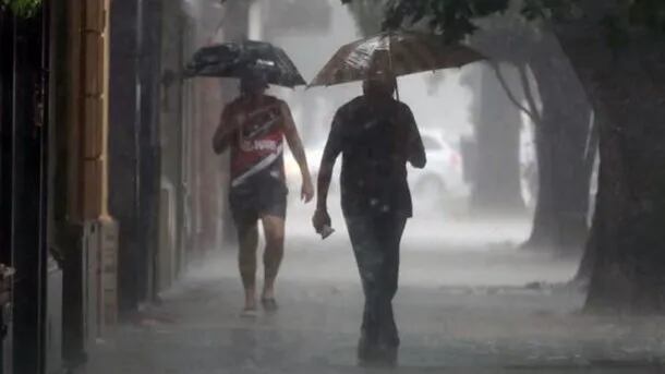 Hay alerta en siete provincias por tormentas y podría volver a llover en el AMBA: el pronóstico del tiempo para el fin de semana