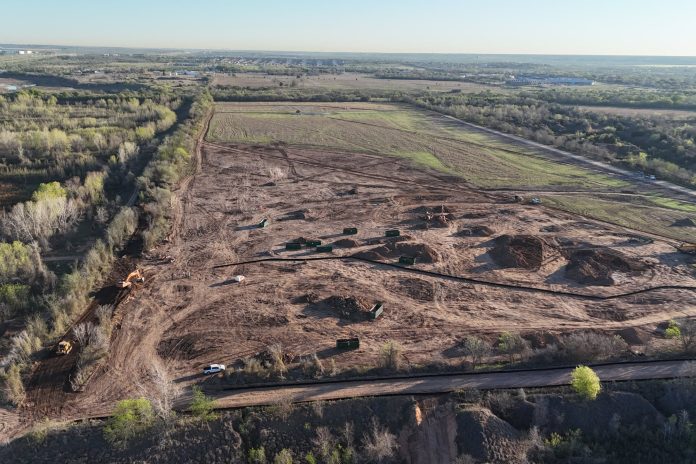 Intel se une al megaproyecto de Elon Musk para impulsar la producción masiva de chips de IA