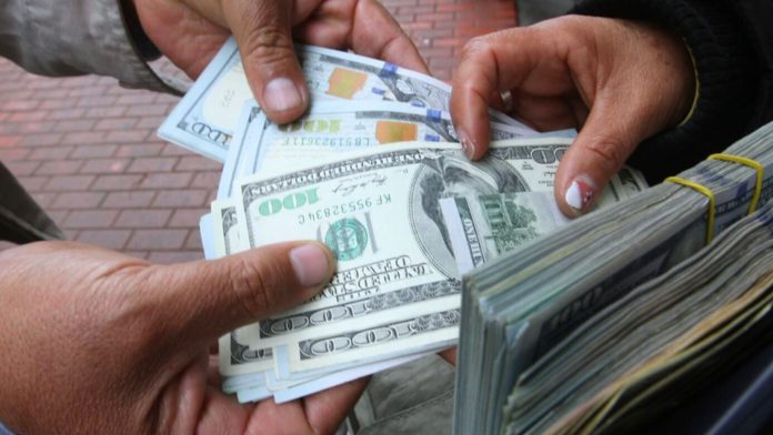 La causa contra tres comisarios porteños por pedir coimas a Casas de Cambio quedó en la Justicia Federal