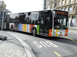 La importancia de eliminar barreras físicas y digitales: un mundo diseñado para mayores de 80 es un lugar mejor para todos