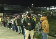 Largas filas, empujones y colectivos colmados por la reducción de la frecuencia en el AMBA