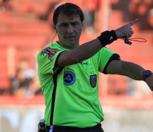 Los antecedentes de Héctor Paletta, el principal apuntado por los hinchas de River por el penal no sancionado en la caída ante Boca