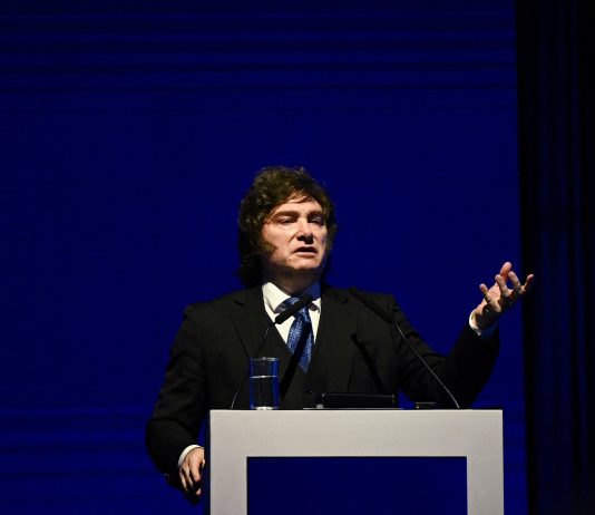 Tras la presentación de Manuel Adorni en el Congreso, Javier Milei habla en un evento sobre economía