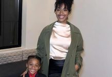 Una madre enseñó a su hijo de ocho años a hacer reservas en restaurantes para fomentar su autonomía