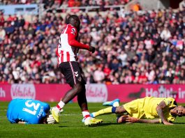 Video: el momento en el que un fanático del Arsenal se burló del Cuti Romero en las calles de Londres