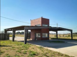 Violento robo en un country de Rosario: ocho hombres derribaron la puerta de una casa y redujeron toda una familia