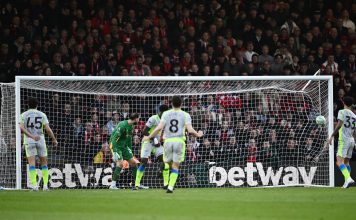 Arsenal se consagró campeón de la Premier League después de 22 años gracias al empate del Manchester City ante Bournemouth