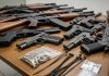 Buscan a ocho prófugos acusados de tráfico de armas: ofrecen una recompensa de $5 millones por cada uno