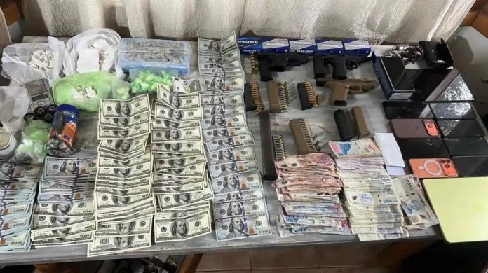 Desarticularon una red narco en Río Negro: dos detenidos, secuestro de cocaína, marihuana, dinero y armas