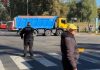 Descontrol en Saavedra: un camionero dio giros durante 30 minutos, cortó todo el tránsito, chocó y fue detenido