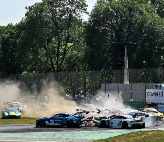 Espeluznante accidente en Monza, con 11 autos involucrados y dos argentinos que evitaron los impactos