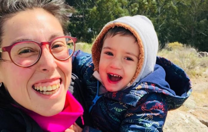 Fue a una guardia por un dolor abdominal y descubrió que estaba embarazada de 38 semanas: dio a luz una hora después