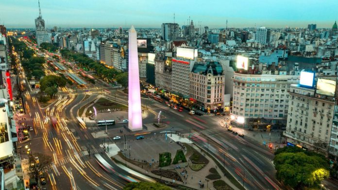 La avenida Corrientes se vestirá de fiesta por los 90 años del Obelisco