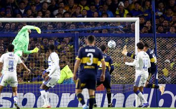 La patada “Kung Fu” de Merentiel con la que Boca Juniors abrió el marcador ante Cruzeiro: el gol de antología que le “robó” a Paredes