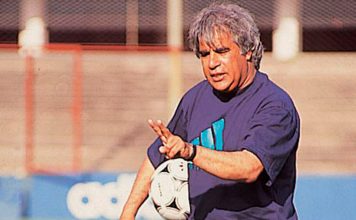 Las arengas más filosas del entrenador argentino que hizo de las charlas técnicas un show de stand up y desesperaba a los rivales