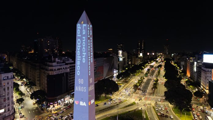 Más de 200 mil personas se sumaron a la celebración del 90° aniversario del Obelisco porteño