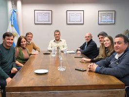 Massa se mostró con dirigentes propios y pidió crear un programa de subsidios para familias endeudadas