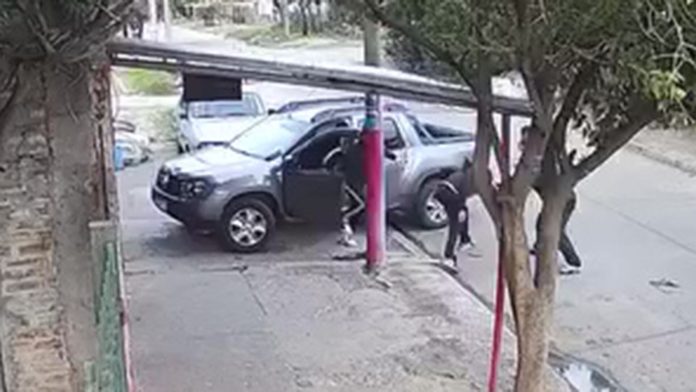 Pesadilla en La Matanza: volvía de su trabajo, se resistió al robo de su camioneta y lo balearon