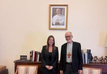 Pettovello expuso las políticas sociales del Gobierno ante el Vaticano y entregó el documento “Museo de la Corrupción”