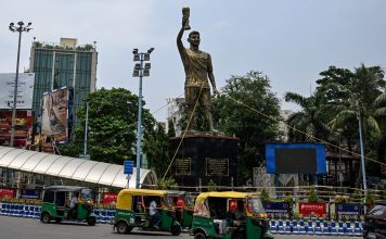 Retiran la estatua gigante de Messi en India a cinco meses de su inauguración: los inquietantes motivos