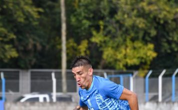 Ricky Centurión apareció en una transmisión en vivo desde la concentración de su equipo: cigarrillo y una confesión sobre Riquelme