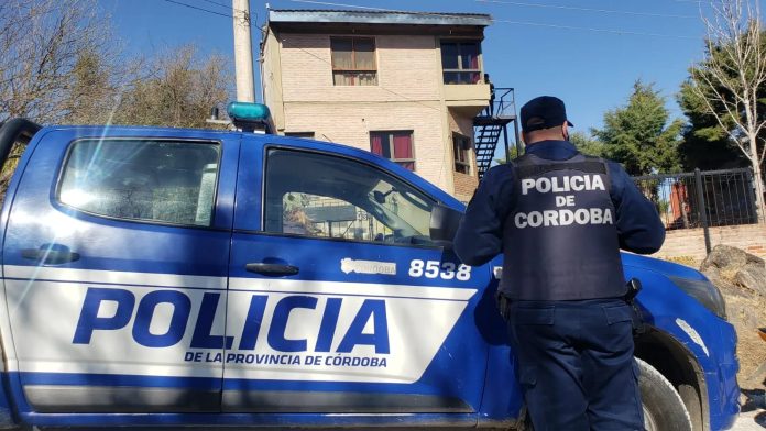 Un hombre murió y otro resultó gravemente herido al chocar una moto y un automóvil en Córdoba