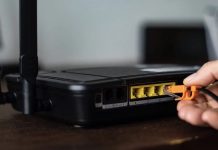 ¿Una moneda en el router? El truco que promete mejorar tu Wi-Fi pero podría arruinarlo