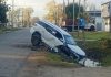 Video: robaron una camioneta usando un inhibidor de señal pero fueron perseguidos y terminaron en una zanja