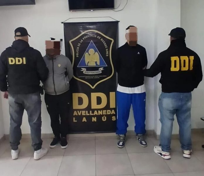 Violenta entradera en Avellaneda: maniataron a un hombre, lo desvalijaron y un detalle clave permitió identificarlos